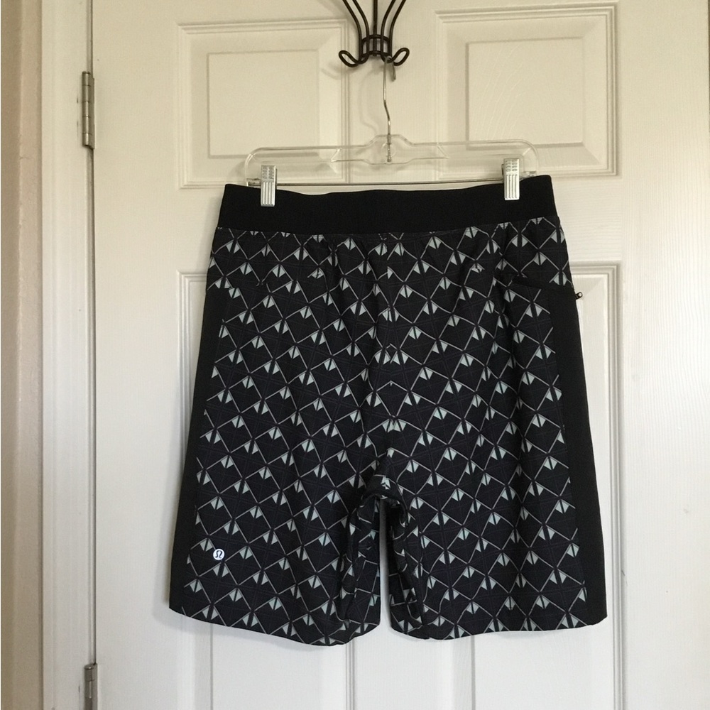 LULULEMON GRAPHIC SWIM TRUNKS SHORTS Large